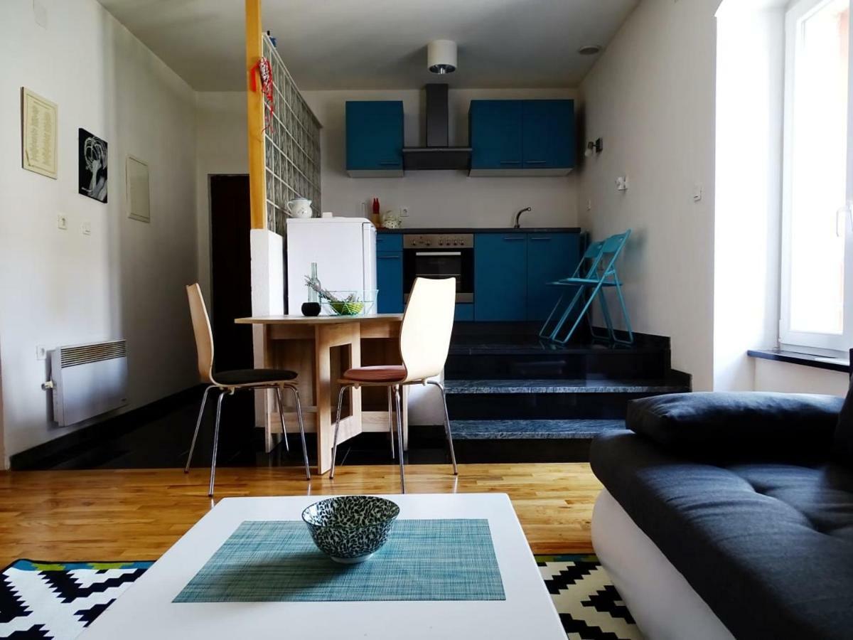 Apartment Naita Sinj Bagian luar foto