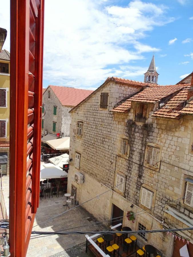 Apartment Naita Sinj Bagian luar foto
